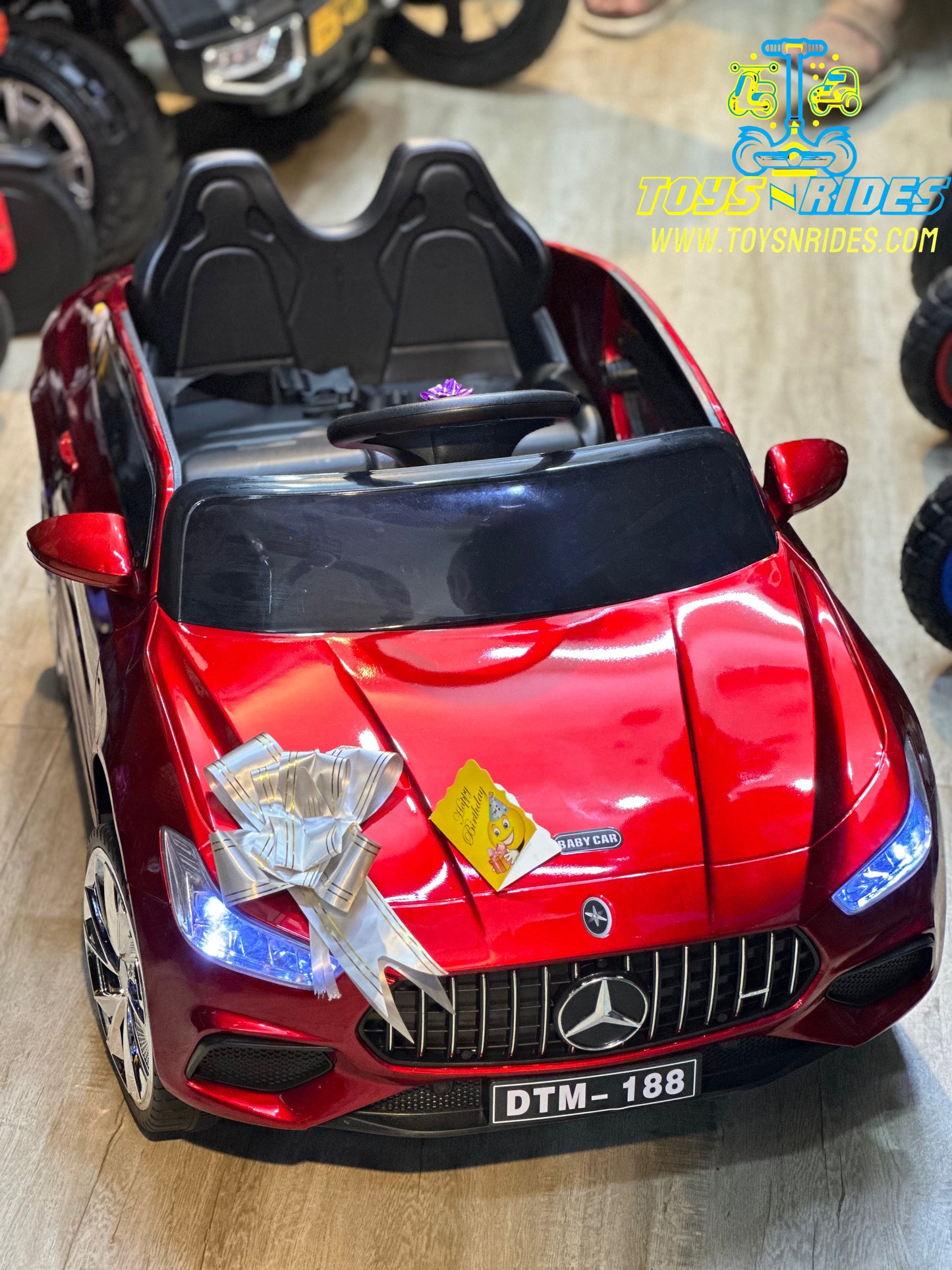Mercedes-inspired rocking function in TOYSNRIDES electric toy car