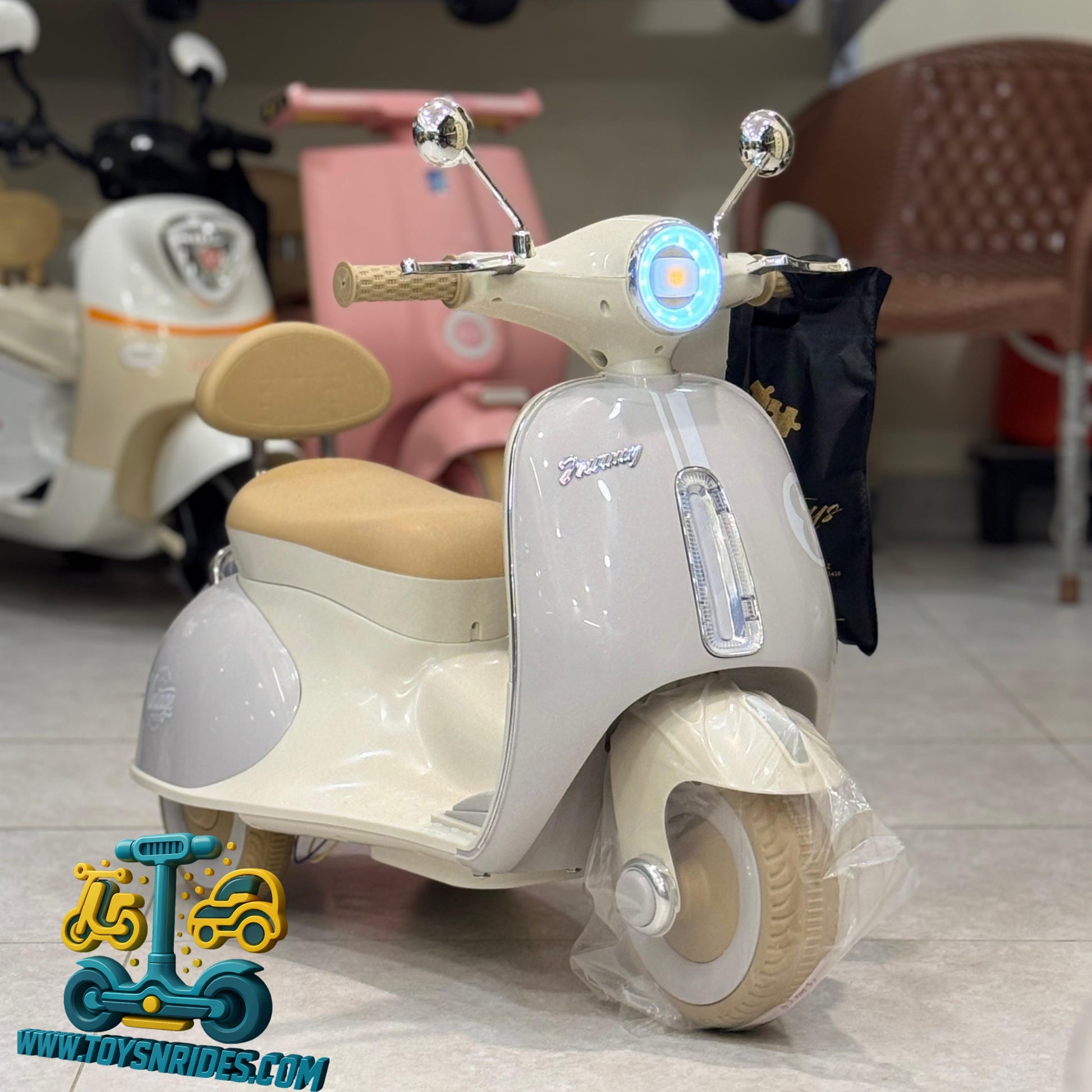 6V kids Vespa scooter by TOYS N RIDES